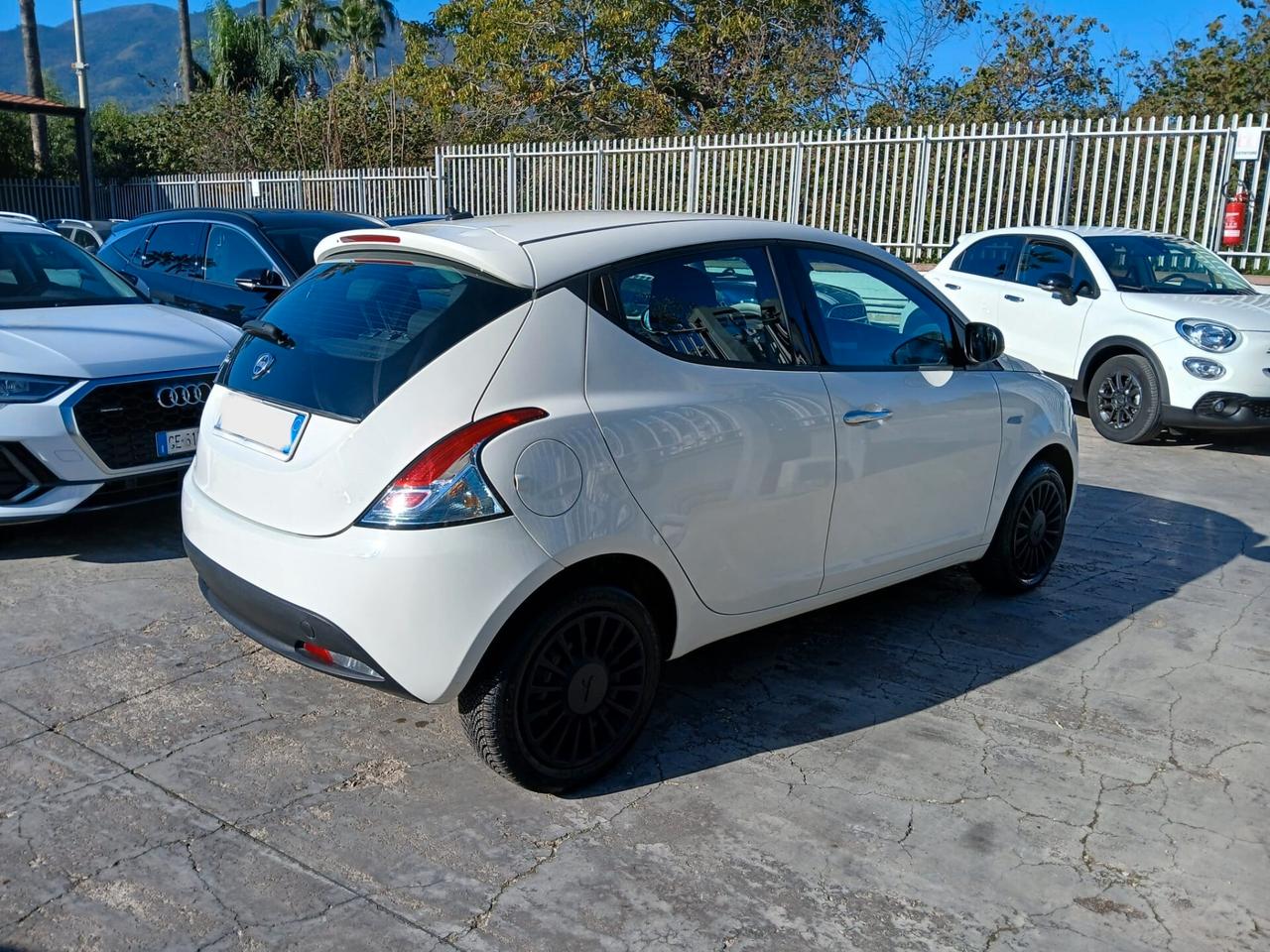 Lancia Ypsilon 1.2 69 CV 5 porte GPL Gold