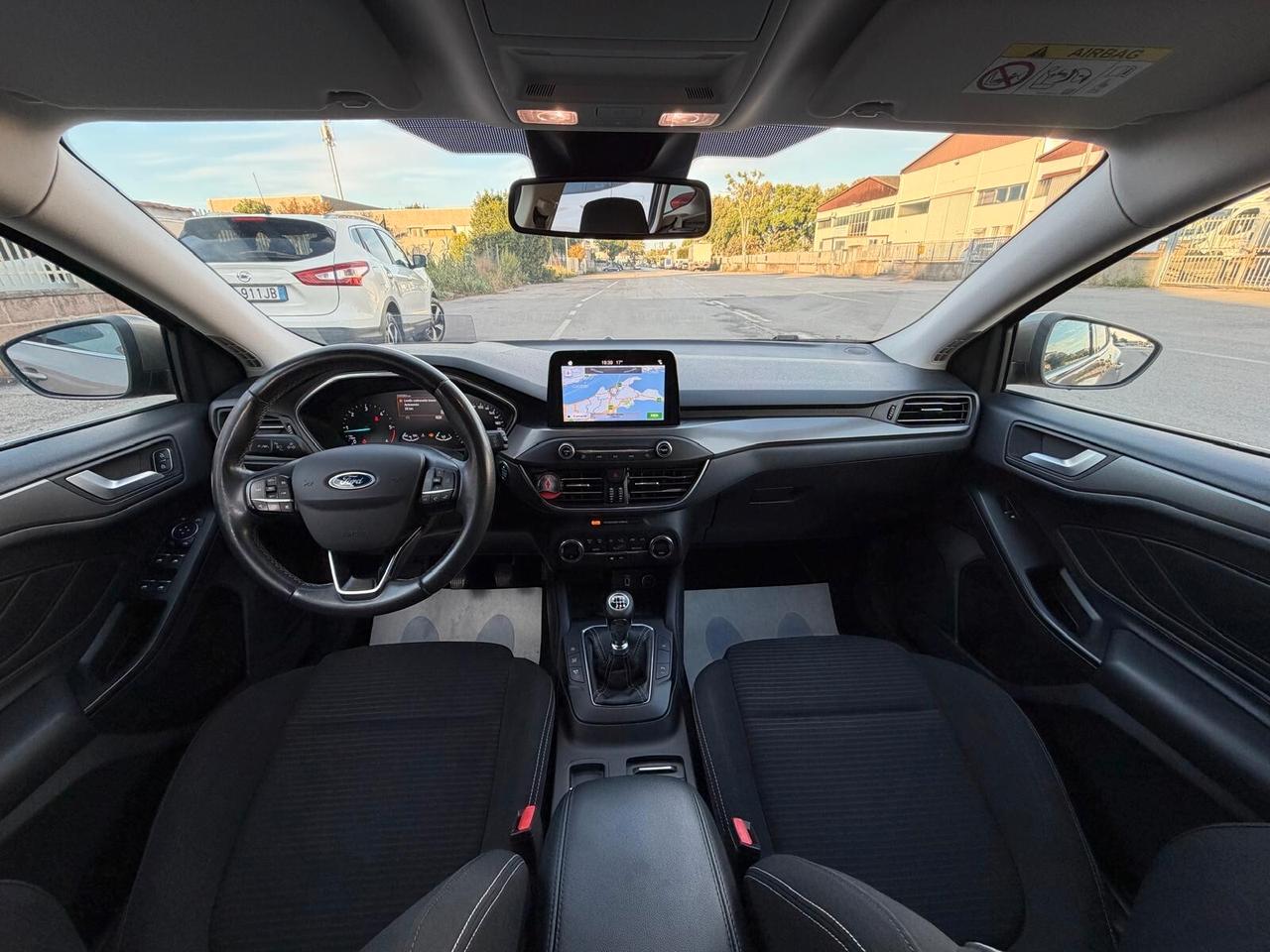 Ford Focus 1.5 5P TITANIUM