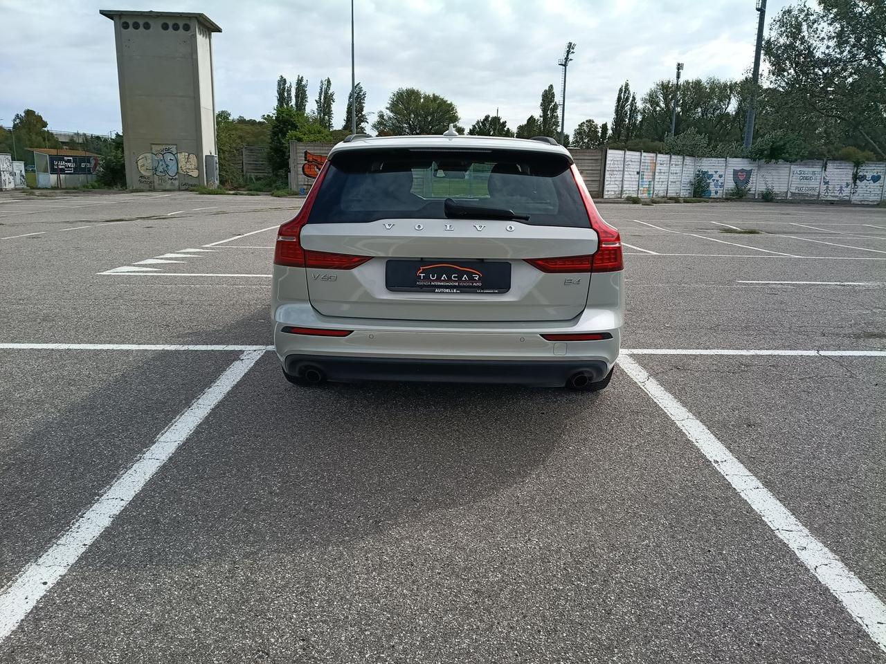 Volvo V60 momentum business pro 2.0 b4 mhev #12002
