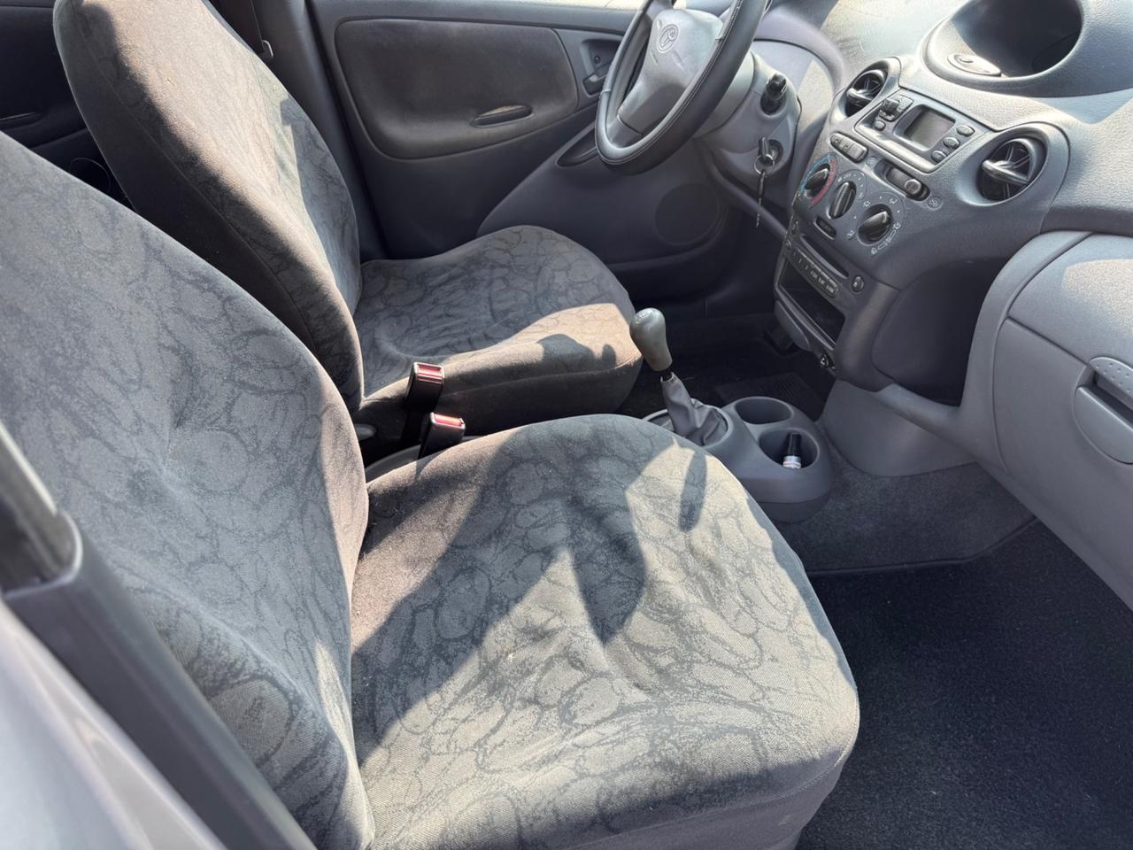 Toyota Yaris 1.0i 16V cat 5 porte