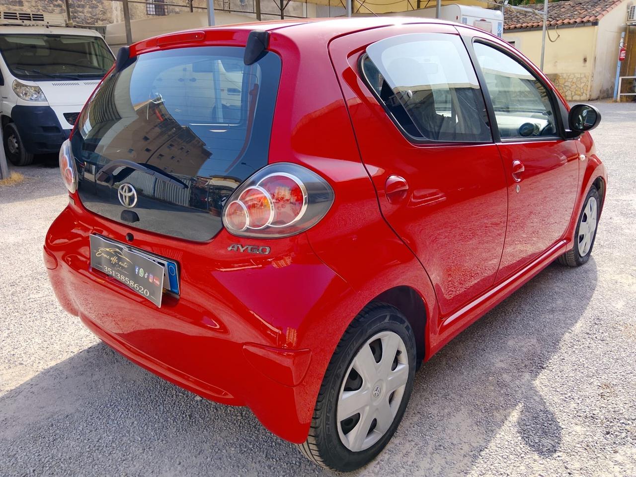Toyota Aygo 1.0 12V VVT-i 5 porte Now 2011