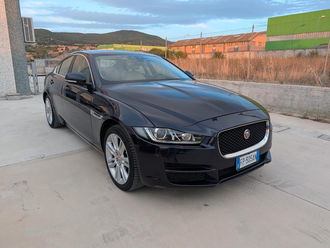 Jaguar XE 2.0 D 180 CV aut. Prestige