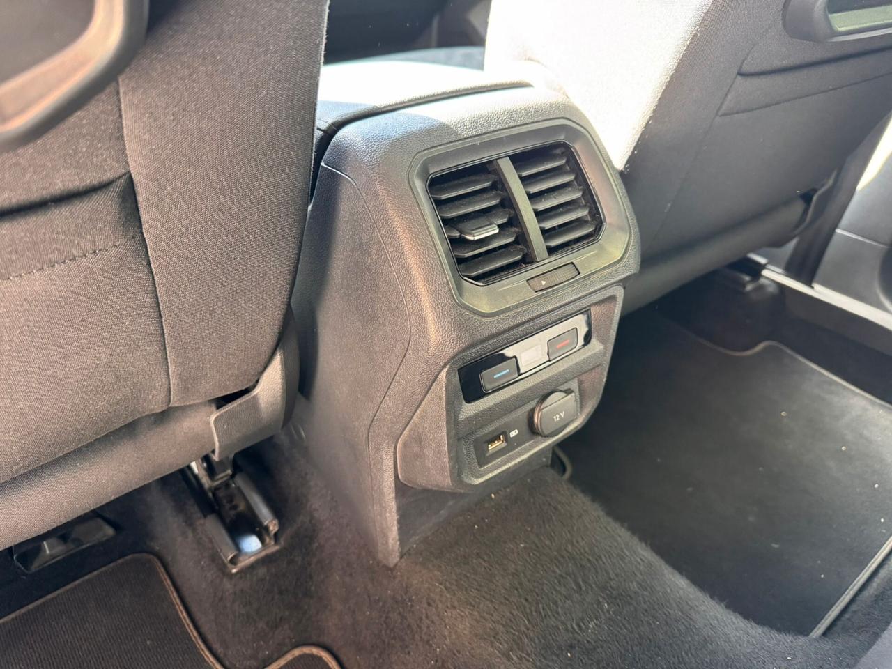 Volkswagen Tiguan 2.0 TDI SCR DSG 4MOTION R-Line TUA DA 305€