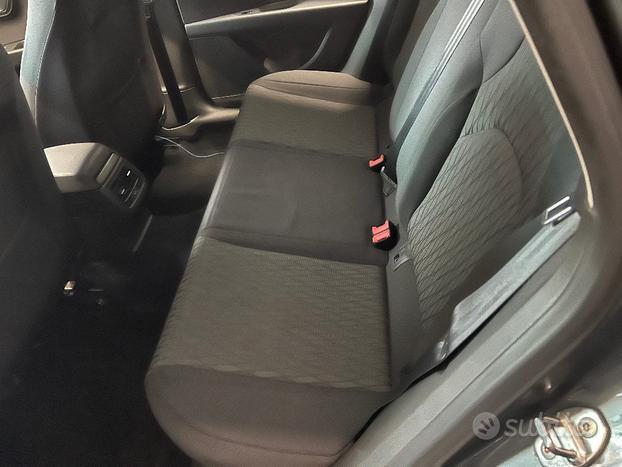 SEAT Leon 1.6 TDI 105 CV 5p. Style