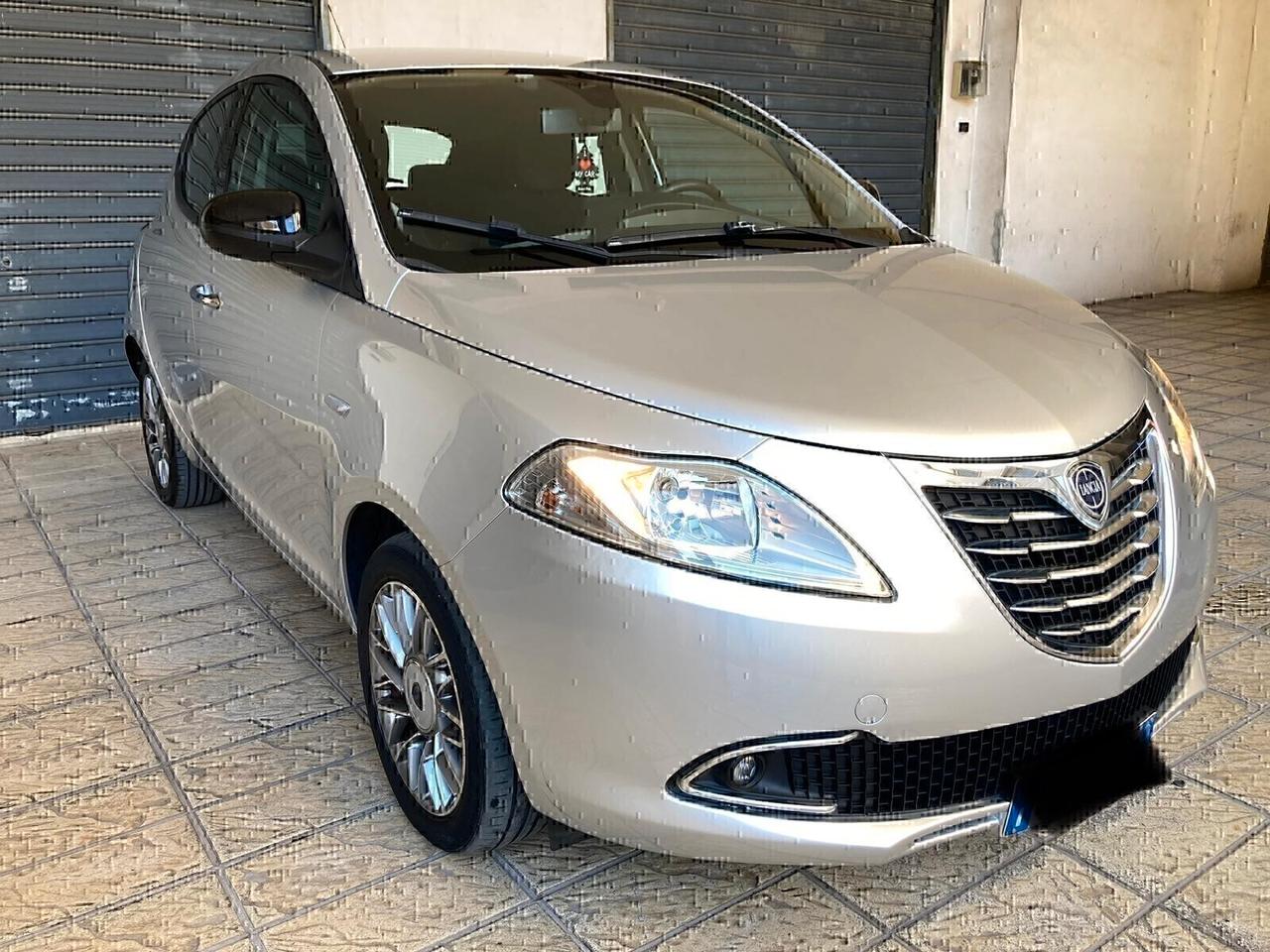 Lancia Ypsilon 1.3 MJT-X NEOPATENTATI-2013