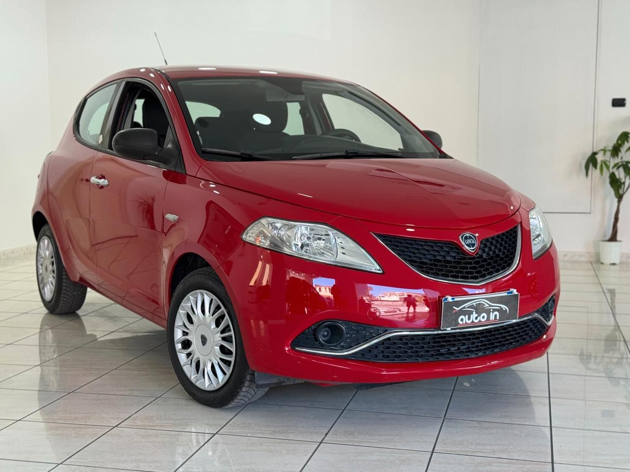 Lancia Ypsilon 1.2 69 CV 5 porte GPL Ecochic Silver