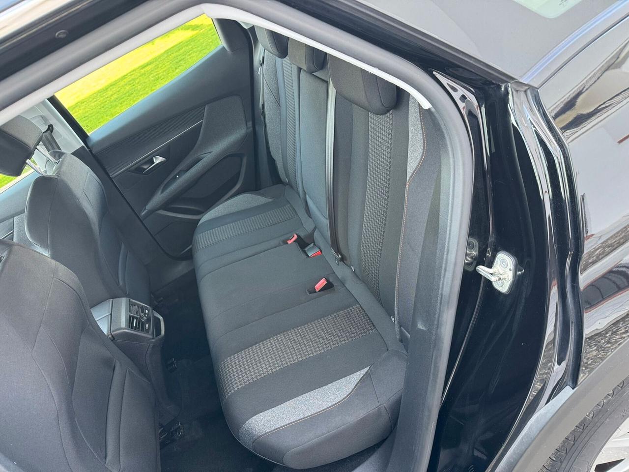 Peugeot 3008 1.5HDi 130