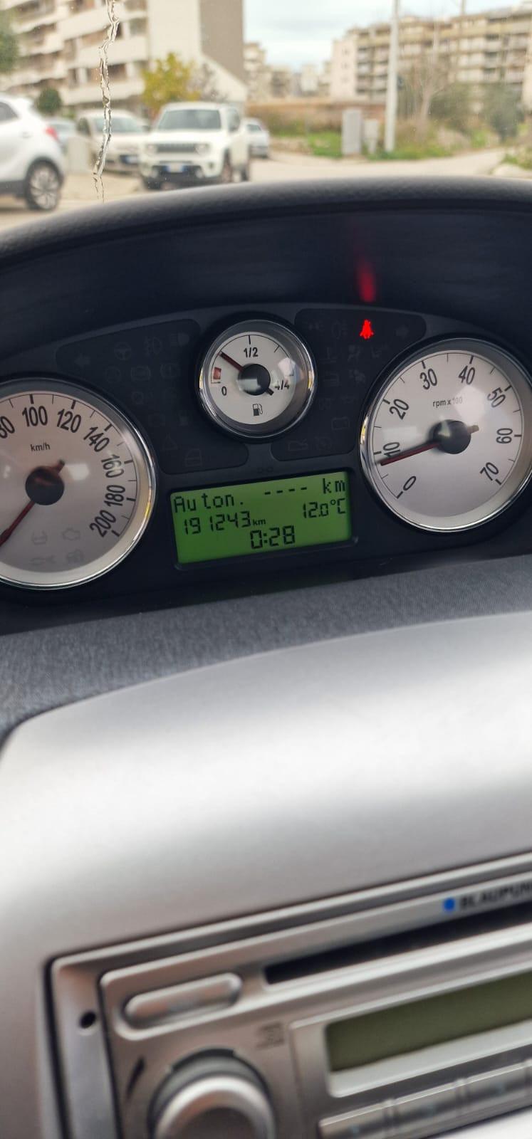 Lancia Ypsilon 1.2 69 CV Elle 2011