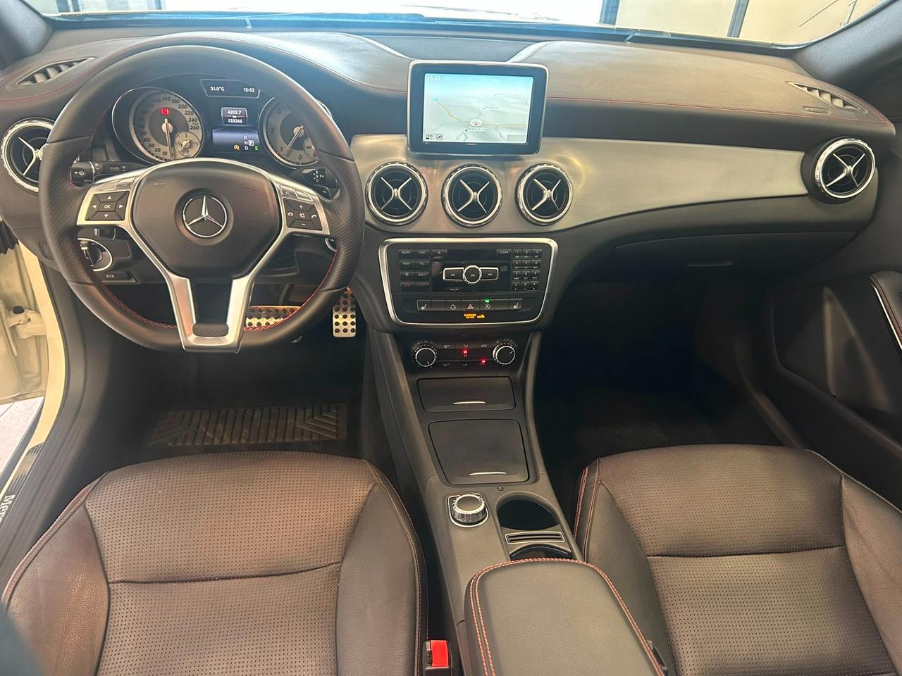 Mercedes GLA 200 CDI 136CV Premium TETTO 2015