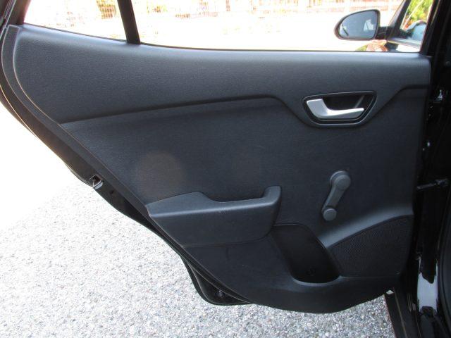 KIA Stonic 1.6 CRDi 110cv Urban -BiColor-Ok NEOPAT.- EURO 6/B