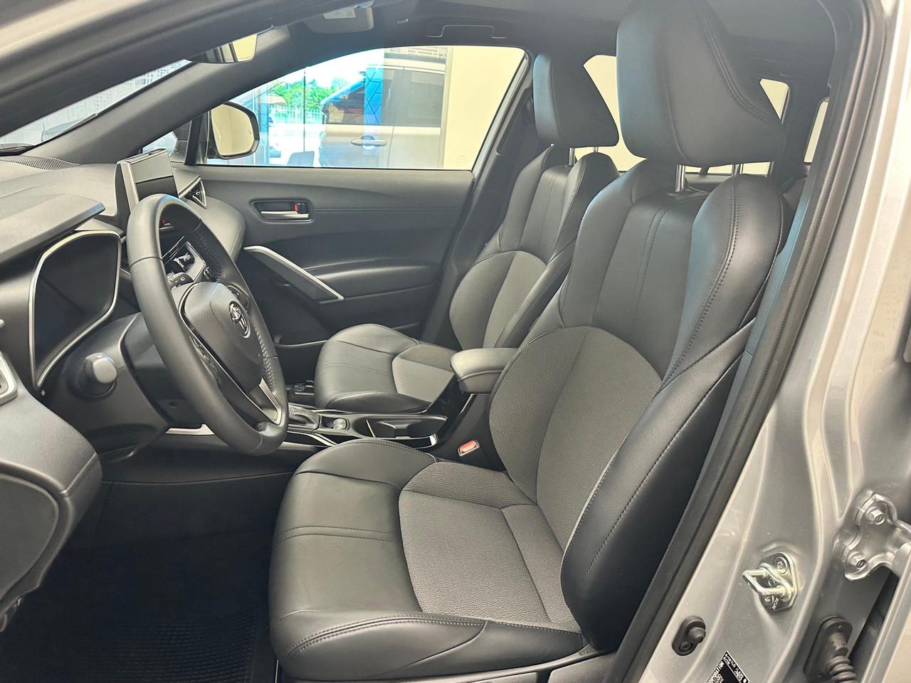 Toyota Corolla Cross 2.0h Lounge Light 2wd 197cv