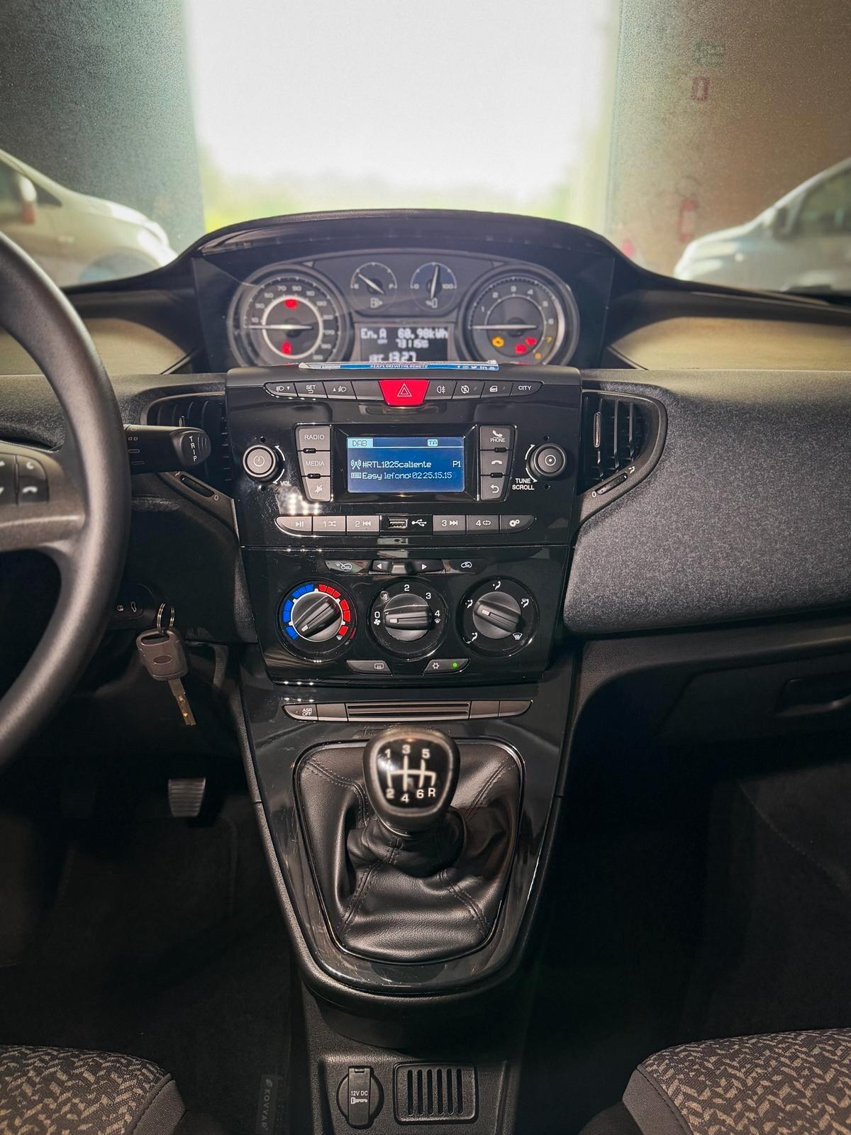 Lancia Ypsilon 1.0 FireFly 5 porte S&S Hybrid Alberta Ferretti