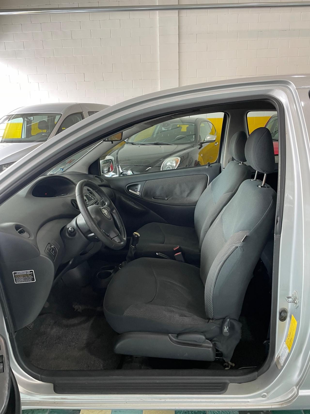Toyota Yaris 1.4 tdi D-4D cat 3 porte