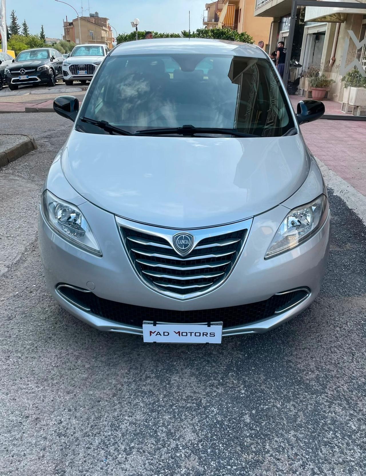 Lancia Ypsilon 1.2 69 CV 5 porte S&S Silver