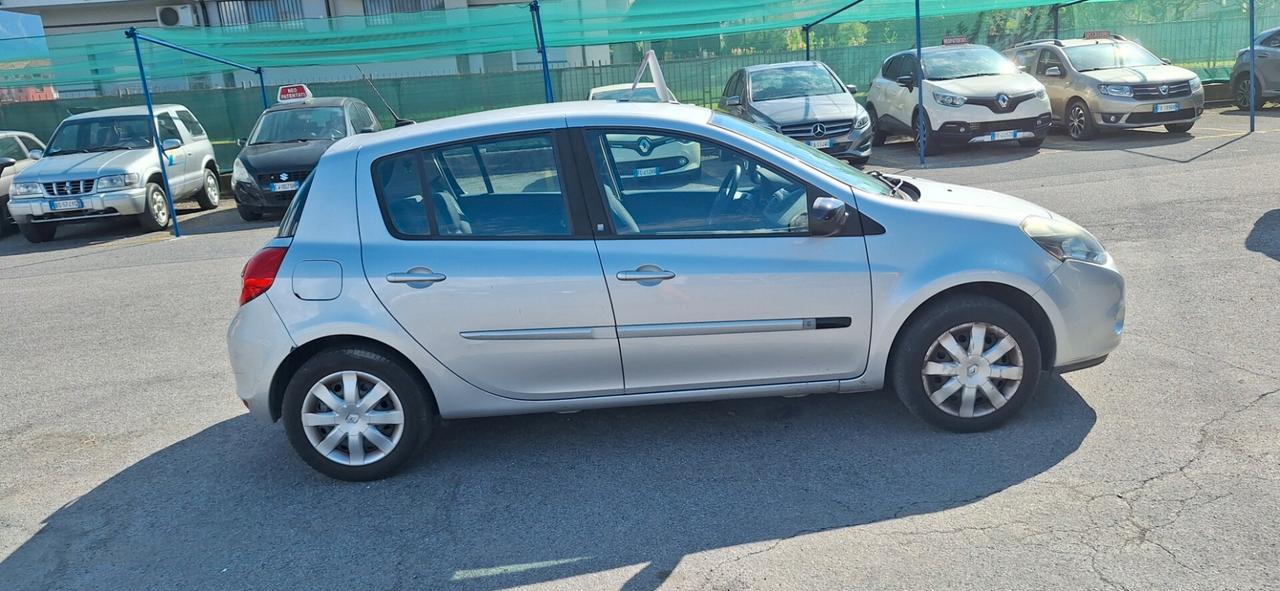Renault Clio 1.2 16V 5 porte Dynamique