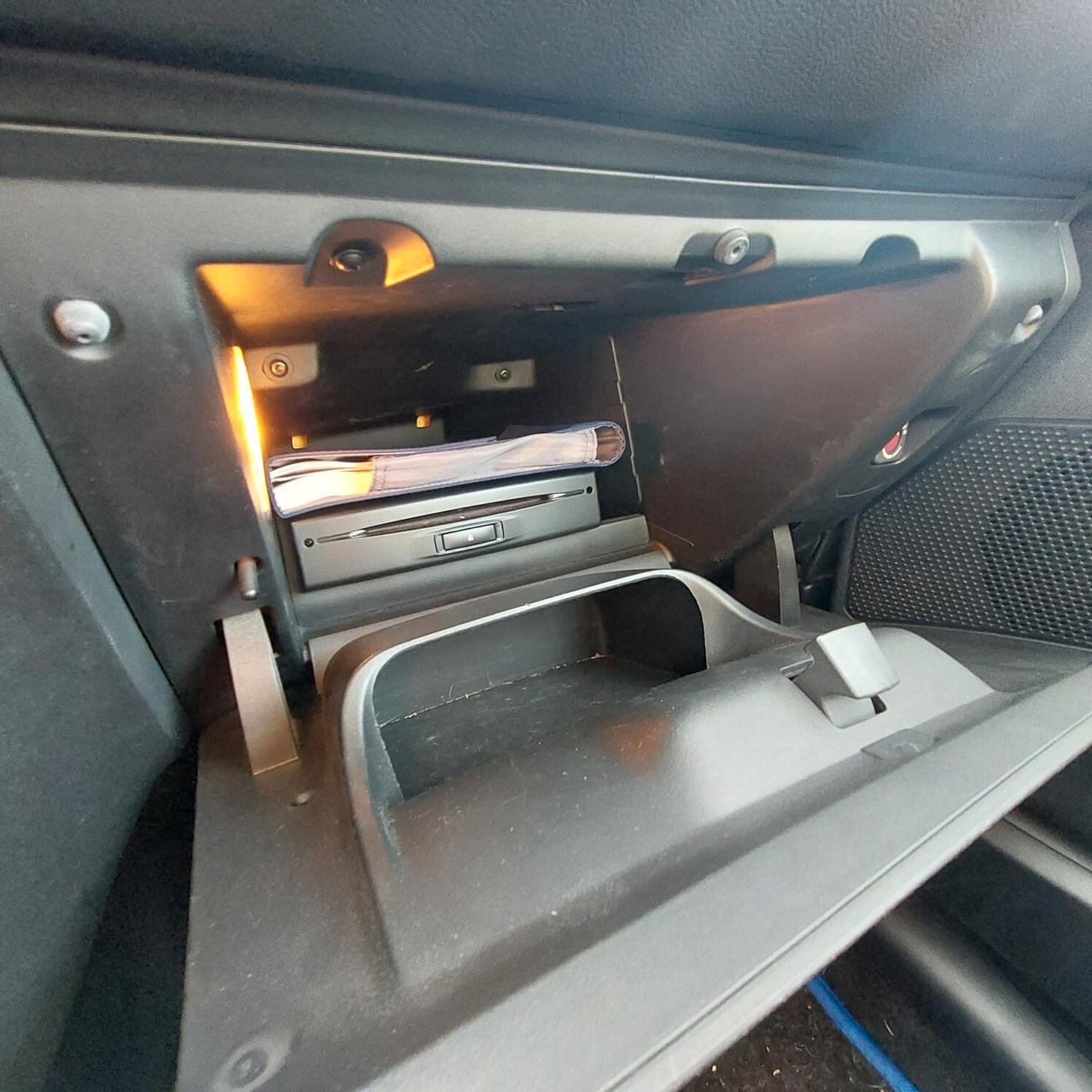 Peugeot 208 1.4 HDi 68 CV 5 porte Allure