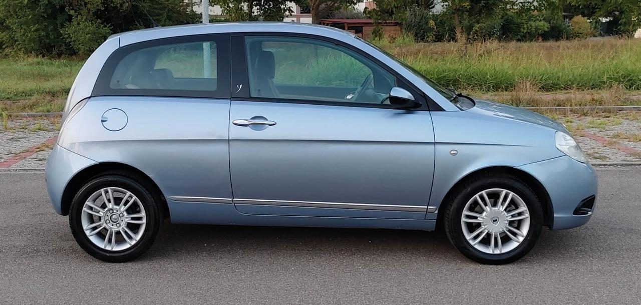 Lancia Ypsilon 1.3 MJT 90 CV Platino