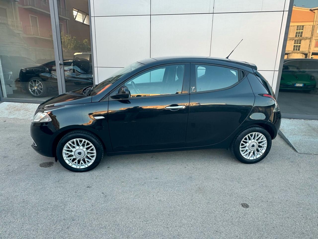Lancia Ypsilon 1.3 MJT 16V 95 CV 5 porte