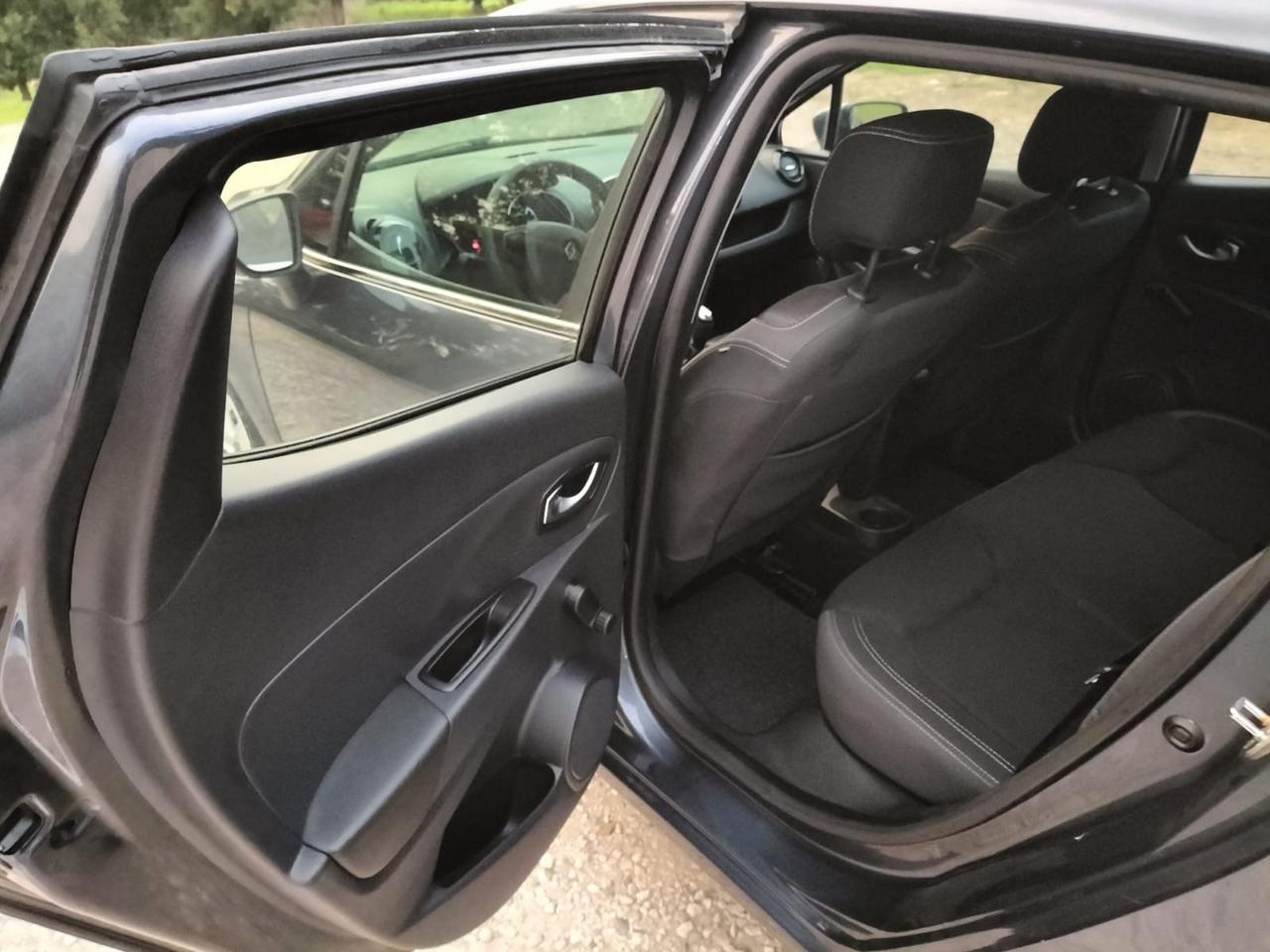 Renault Clio 1.2 75CV 5 porte Zen neopatentati