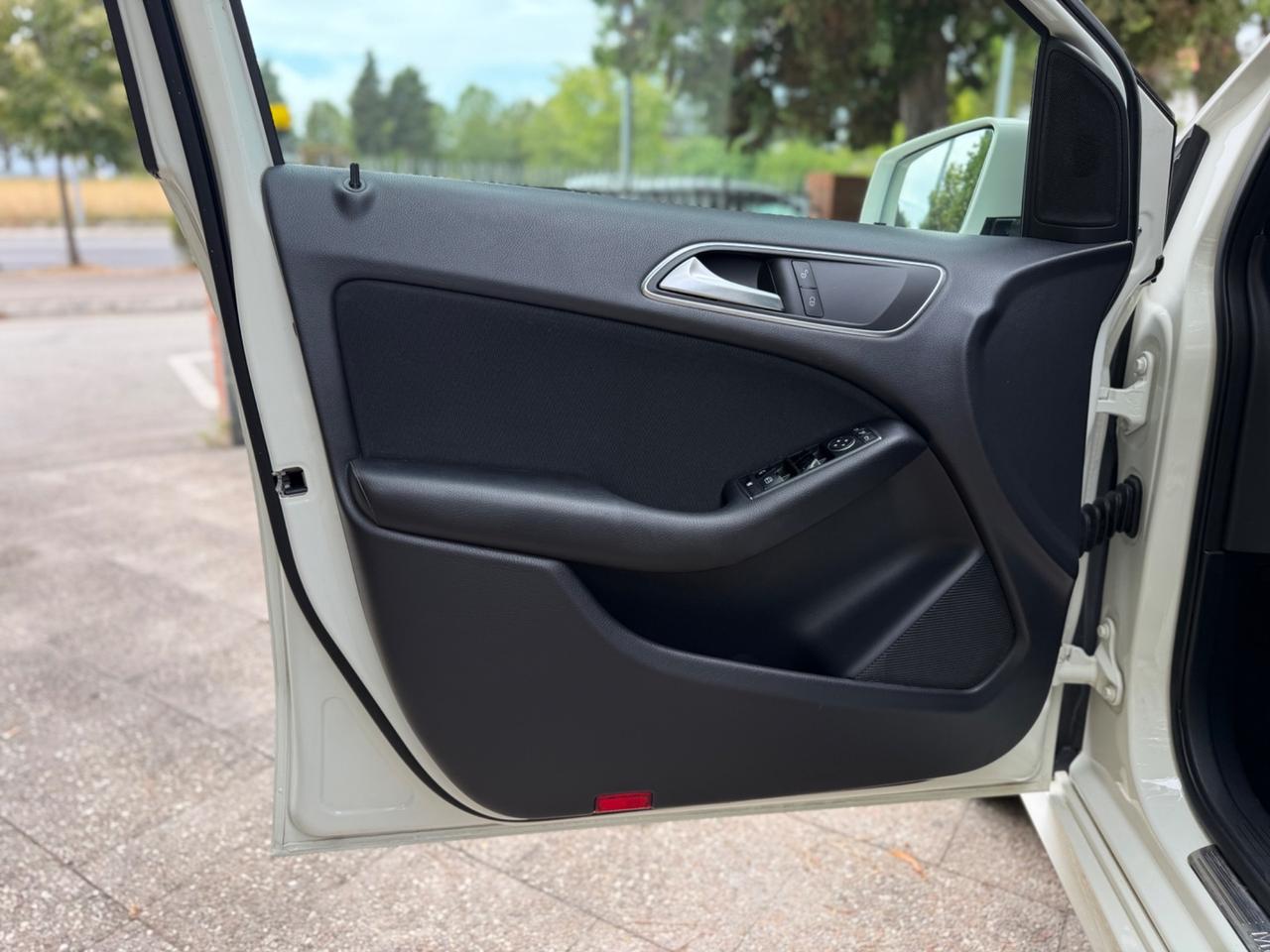 Mercedes-benz B 200 NGD Executive Gancio Traino