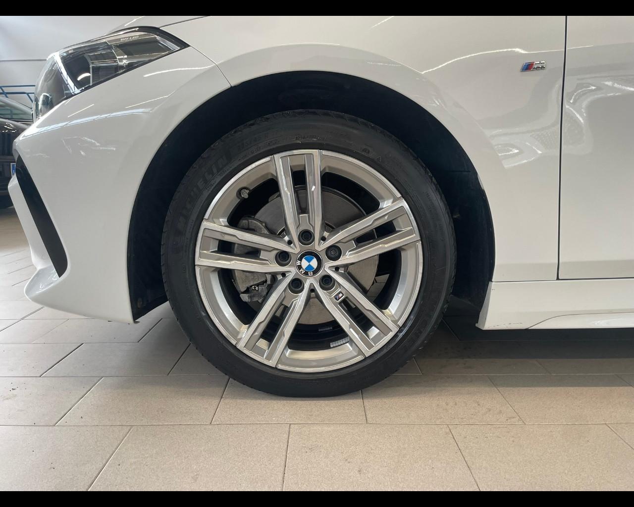 BMW Serie 1 (F40) - 116d 5p. Msport Exterior