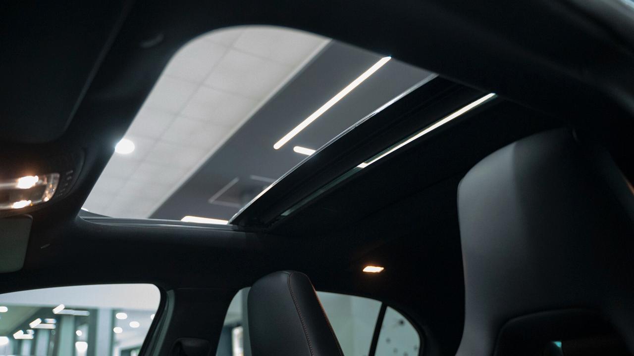 Mercedes-benz A 180 D PREMIUM PLUS AMG TETTO PACK LUCI XENO NAVI PELLE FULL OPTIONAL