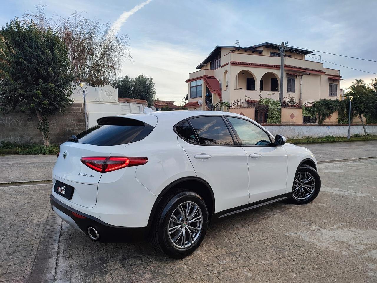 Alfa Romeo Stelvio 2.2 TD 160 CV AT8 TELECAMERA NAVIGATORE DA VETRINA