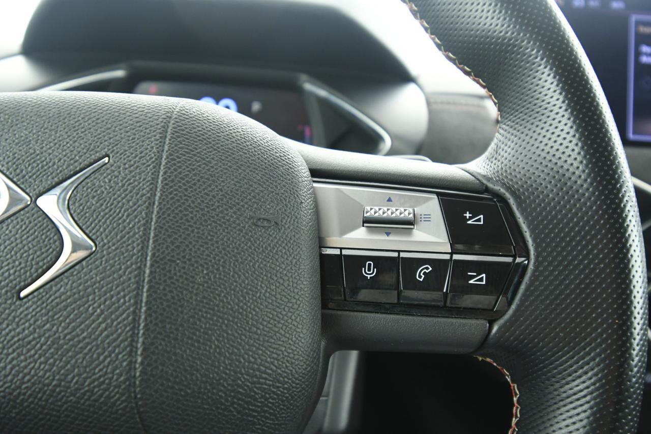 DS DS3 1.5 bluehdi Performance Line 130cv auto LED+APP CONNECT+NEOPATENTATI
