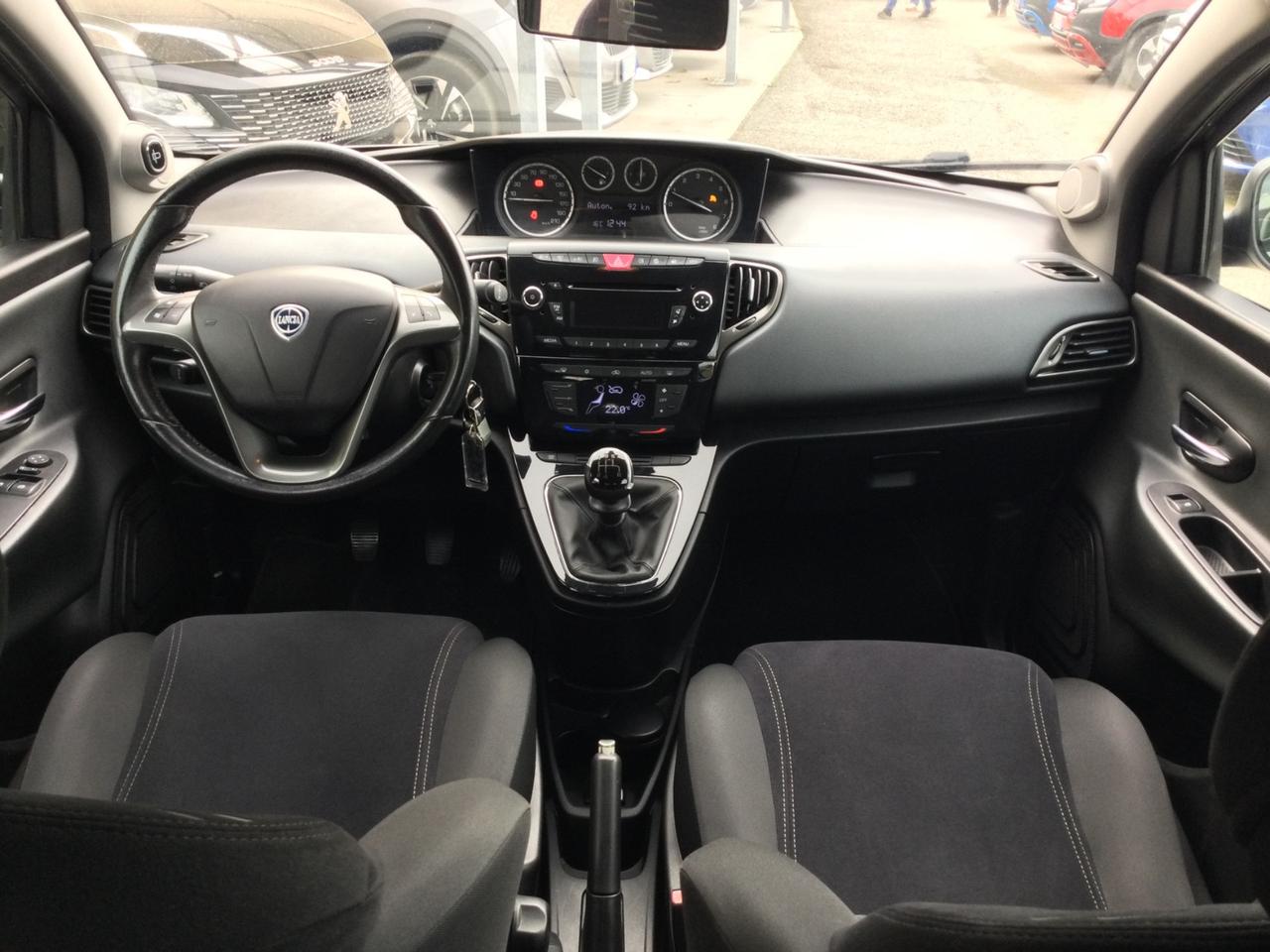 Lancia Ypsilon 1.2 69 CV 5 porte Platinum