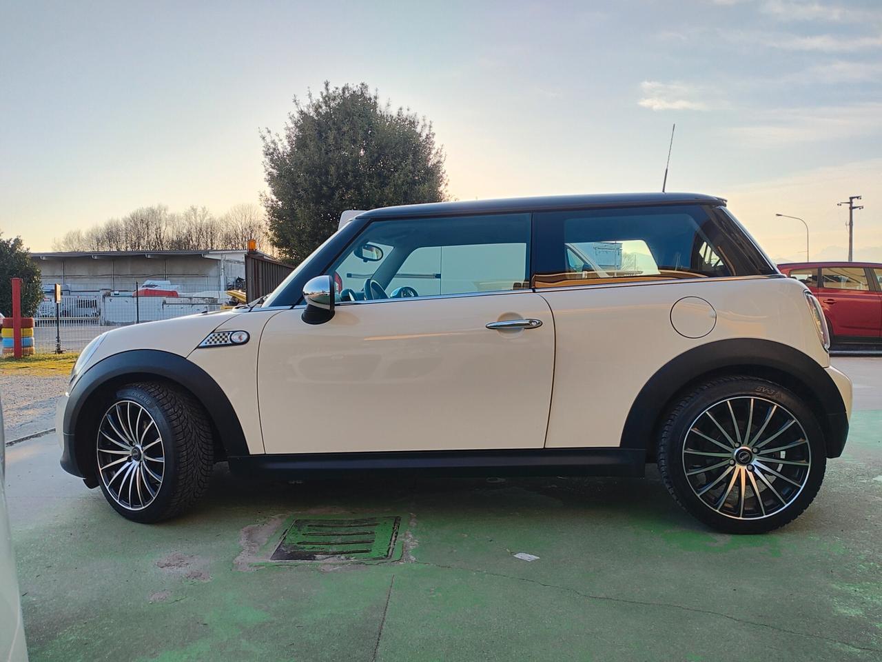 MINI COOPER ONE - adatta a neopatentati