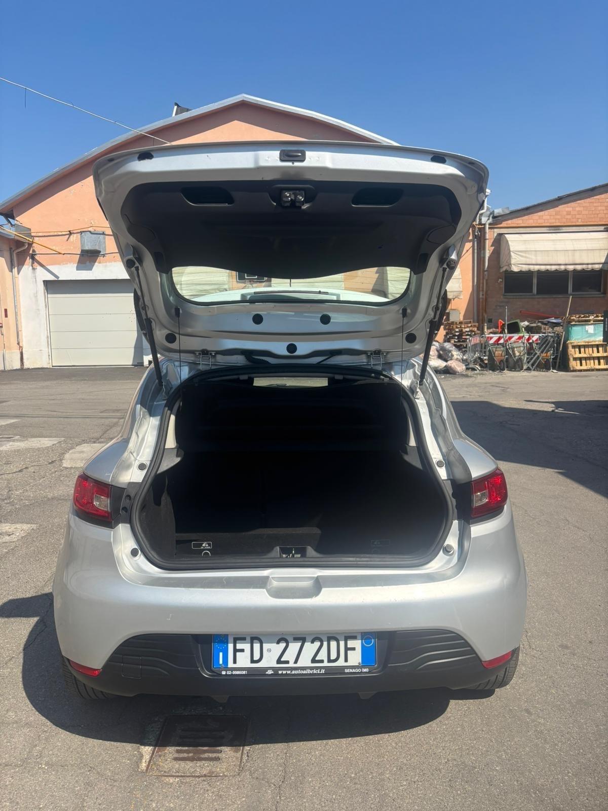 Renault Clio 1.2 75CV 5 porte Zen