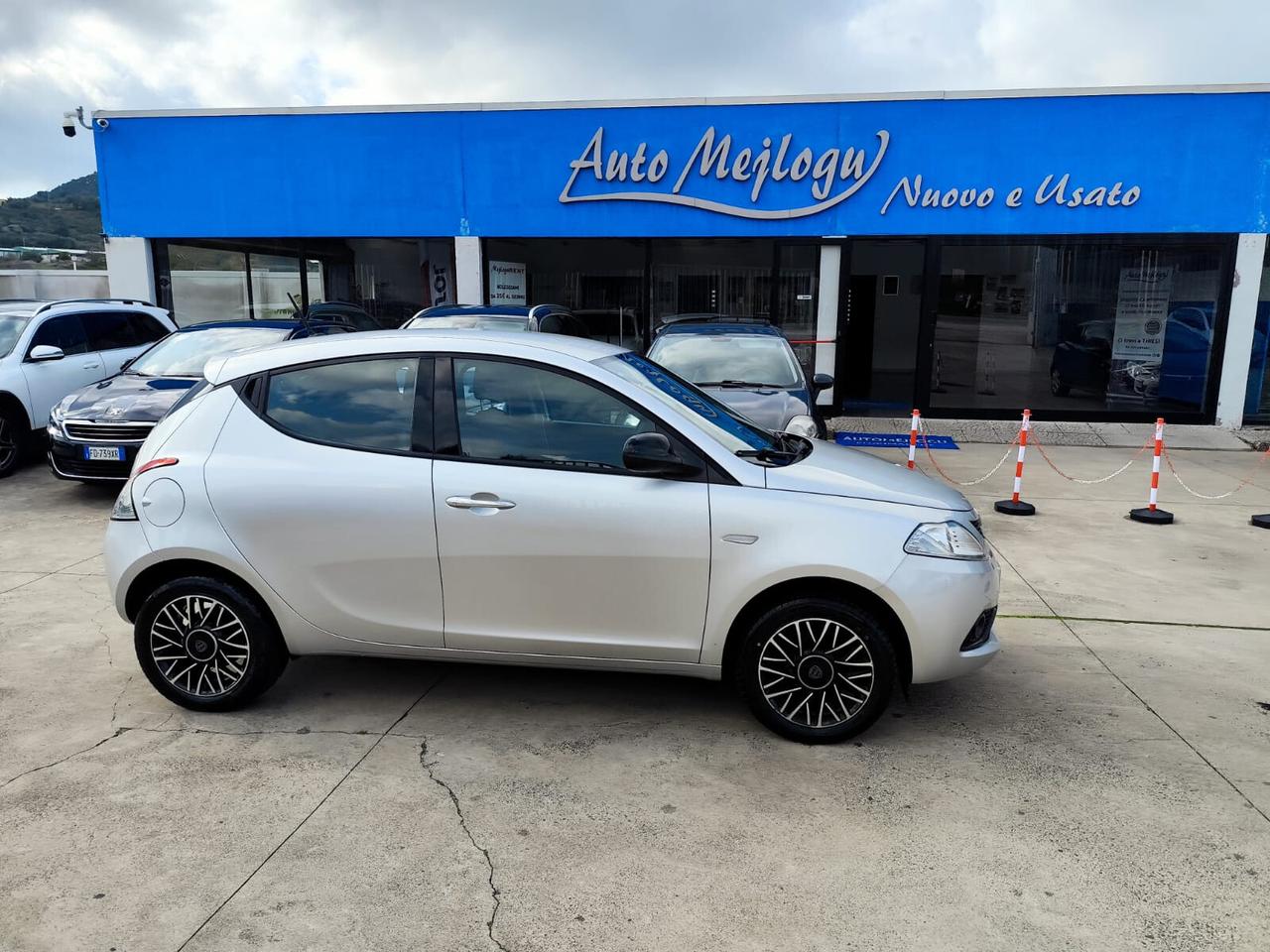 Lancia Ypsilon 1.2 69 CV 5 porte S&S Gold