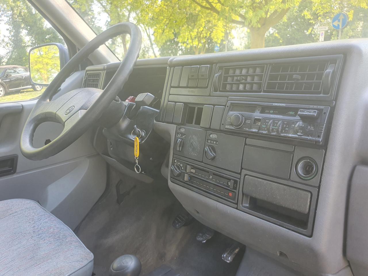 Volkswagen T3 Caravelle 9 POSTI