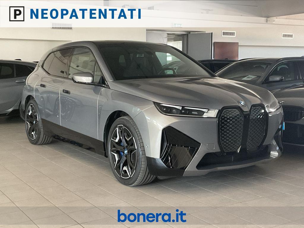 BMW iX 40 pacchetto sportivo xDrive
