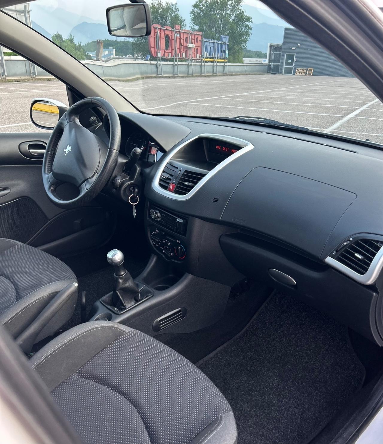 Peugeot 206 Plus 1.4 HDi 70CV 5p Neopatentati 2011