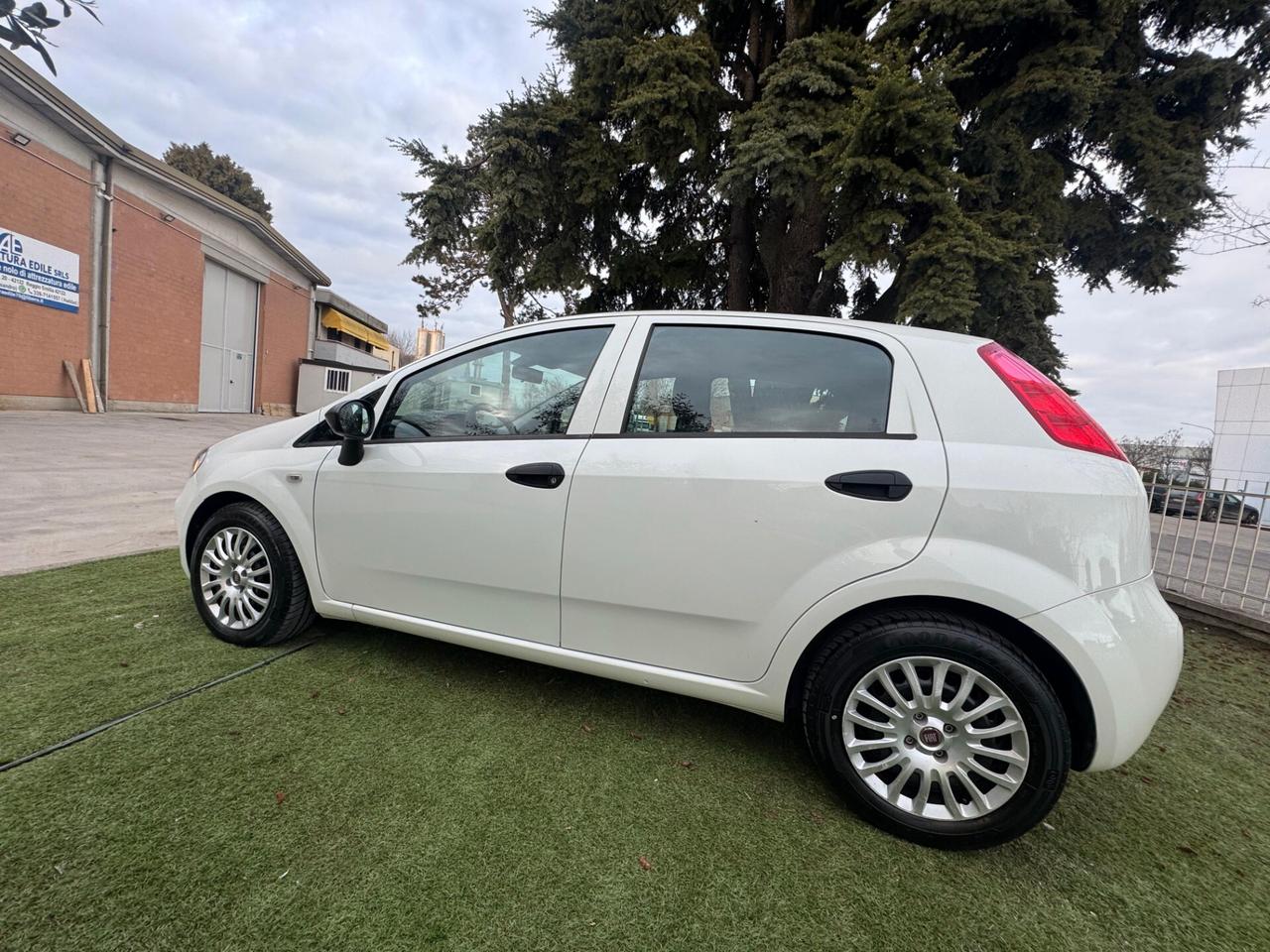 Fiat Punto 1.3 MJT II S&S 95 CV 5 porte Street