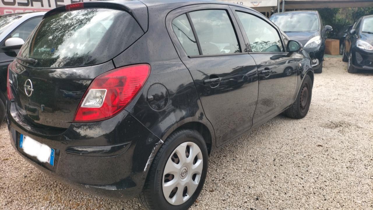 Opel Corsa 1.2 5 porte Club **NEOPATENTATI**