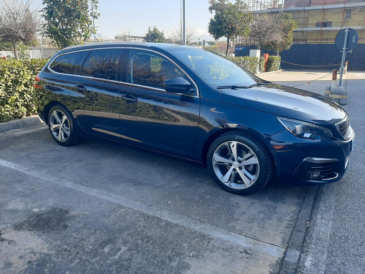 Peugeot 308 BlueHDi 130 S&S EAT8 SW Allure