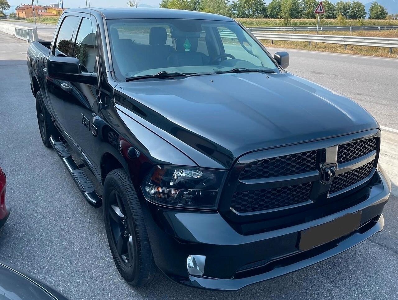 Dodge RAM 1500 HEMI 5.7 V8