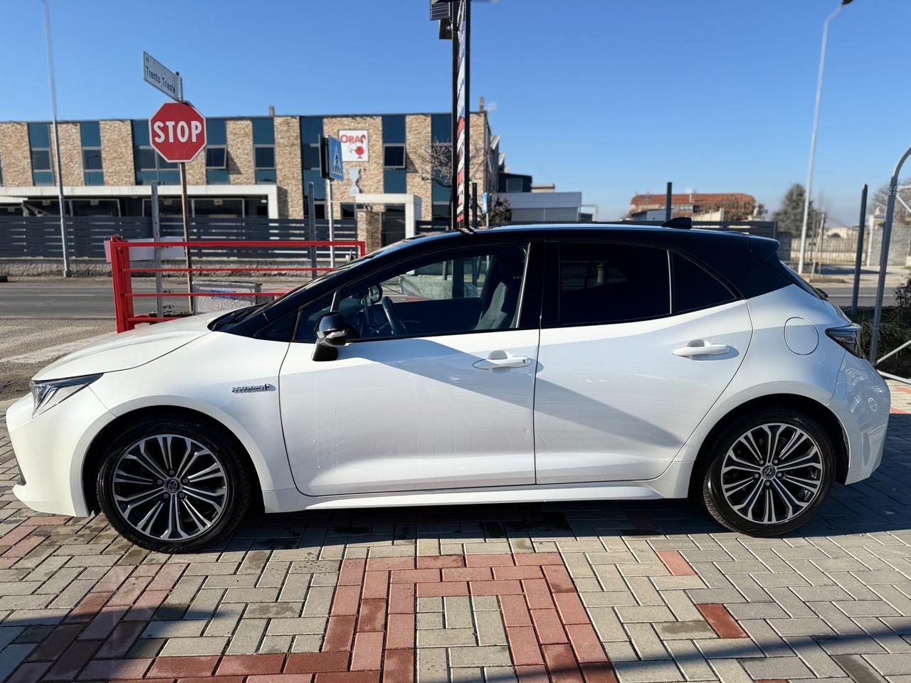 Toyota Corolla 1.8 HIBRID CVT 98CV STYLE