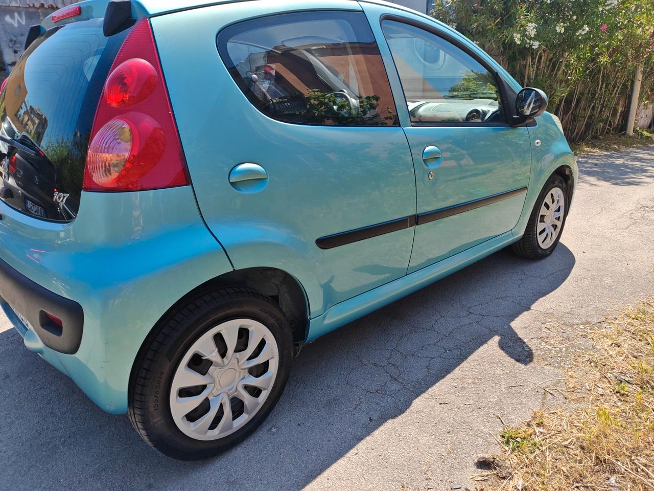 Peugeot 107 RESTYLING PERFETTA VOMERO 2011