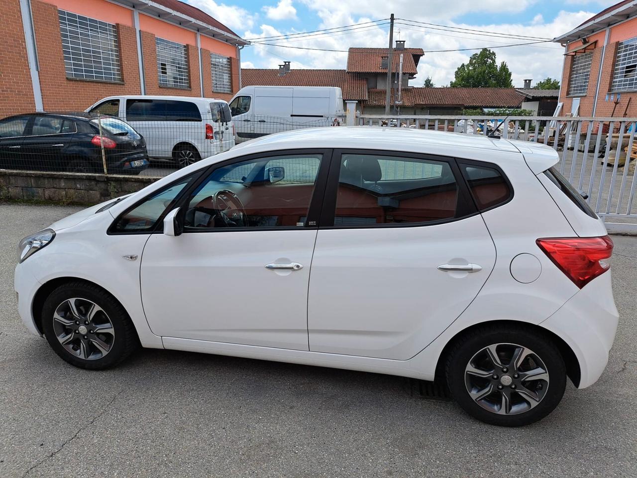 HYUNDAI IX20 1.6 MPI ECONEXT APP MODE GPL € 6900