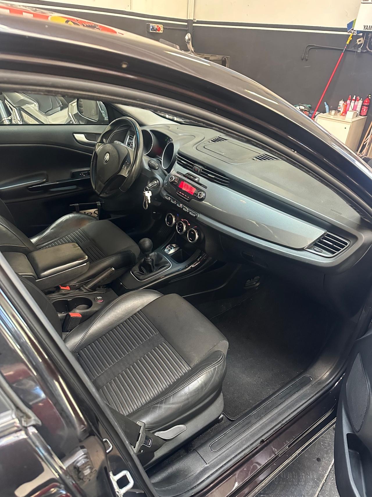 Alfa Romeo Giulietta 1.6 JTDm-2 105 CV Distinctive