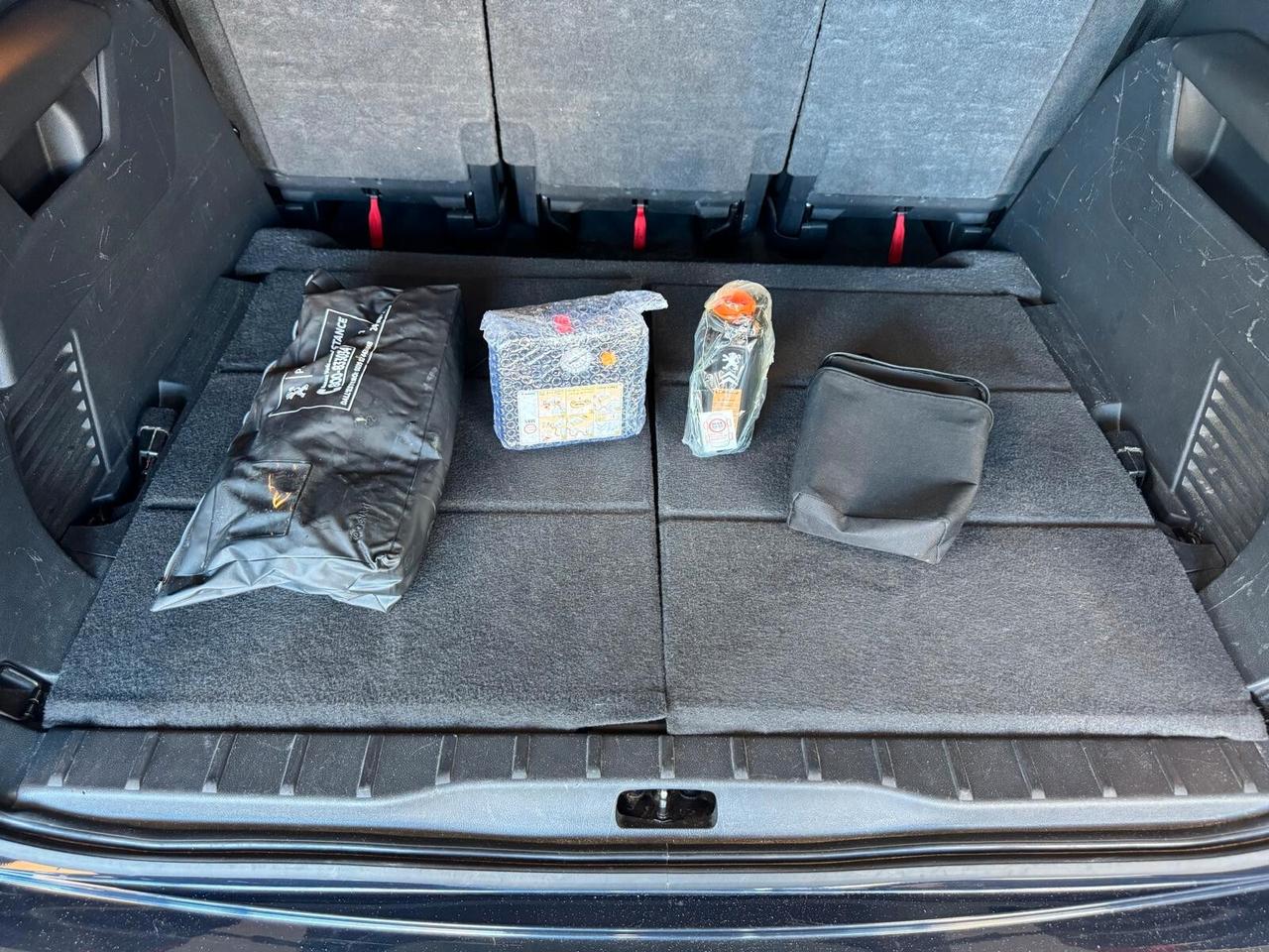 Peugeot 5008 1.6 BLUEHDI 120CV EAT6 ALLURE 7POSTI 2015