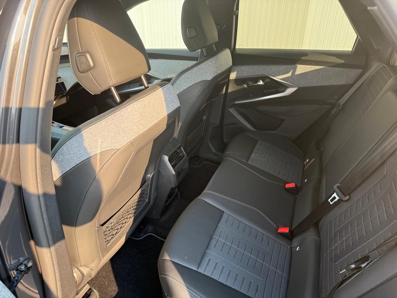 Peugeot 3008 Hybrid 136 e-DCS6 GT