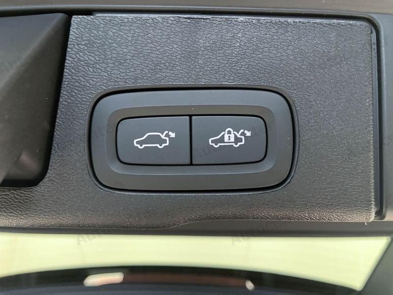 Volvo XC60 XC60 T6 PLUG IN ULTRA DARK AWD AUT