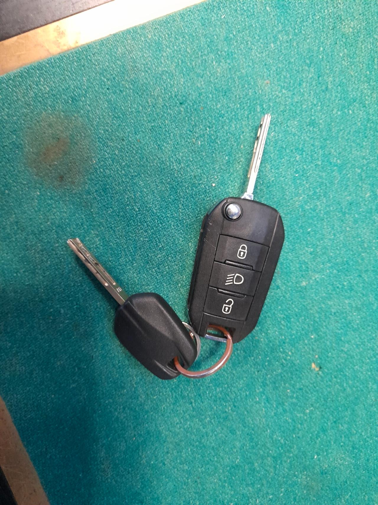 Peugeot 208 PureTech 82 5 porte Allure