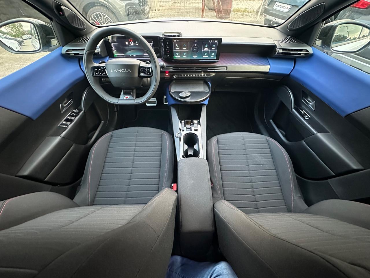 Lancia Ypsilon Hybrid e-DCT HF Line