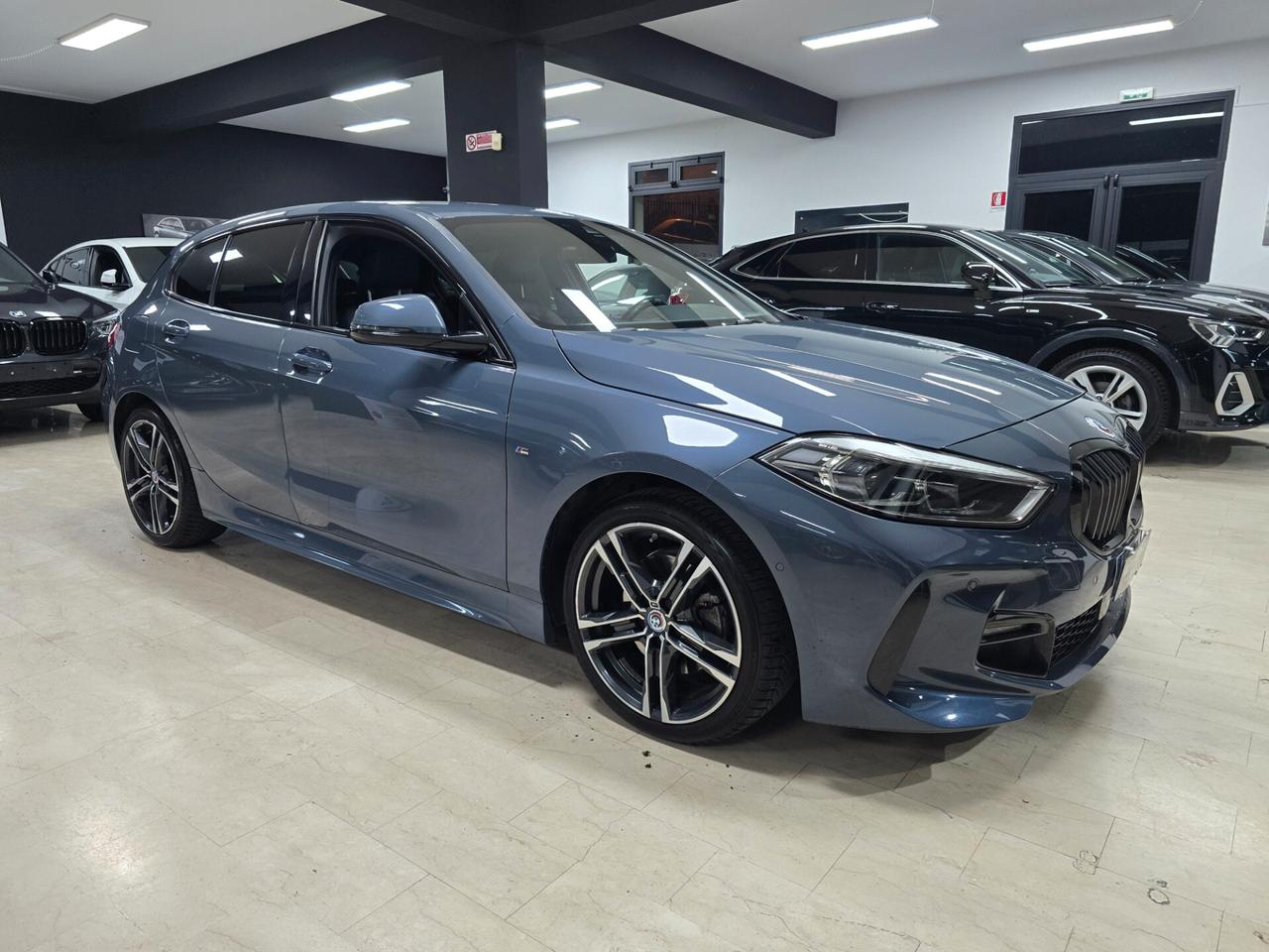 Bmw 118 118d 5p. Msport