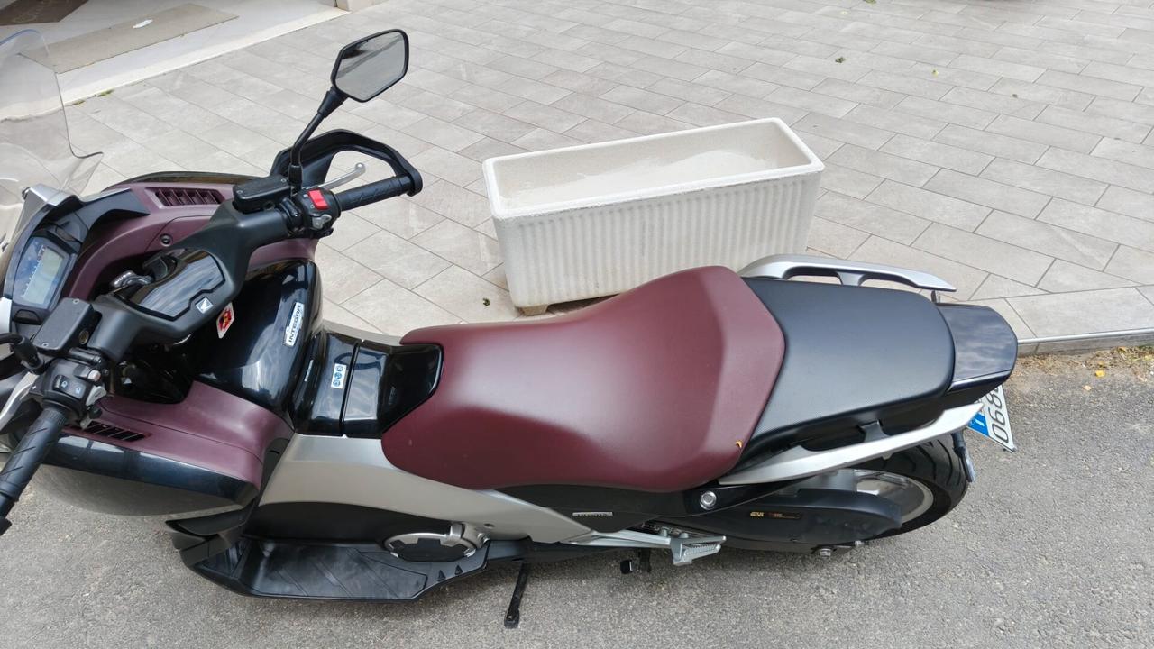 Honda Integra - 9000 KM.